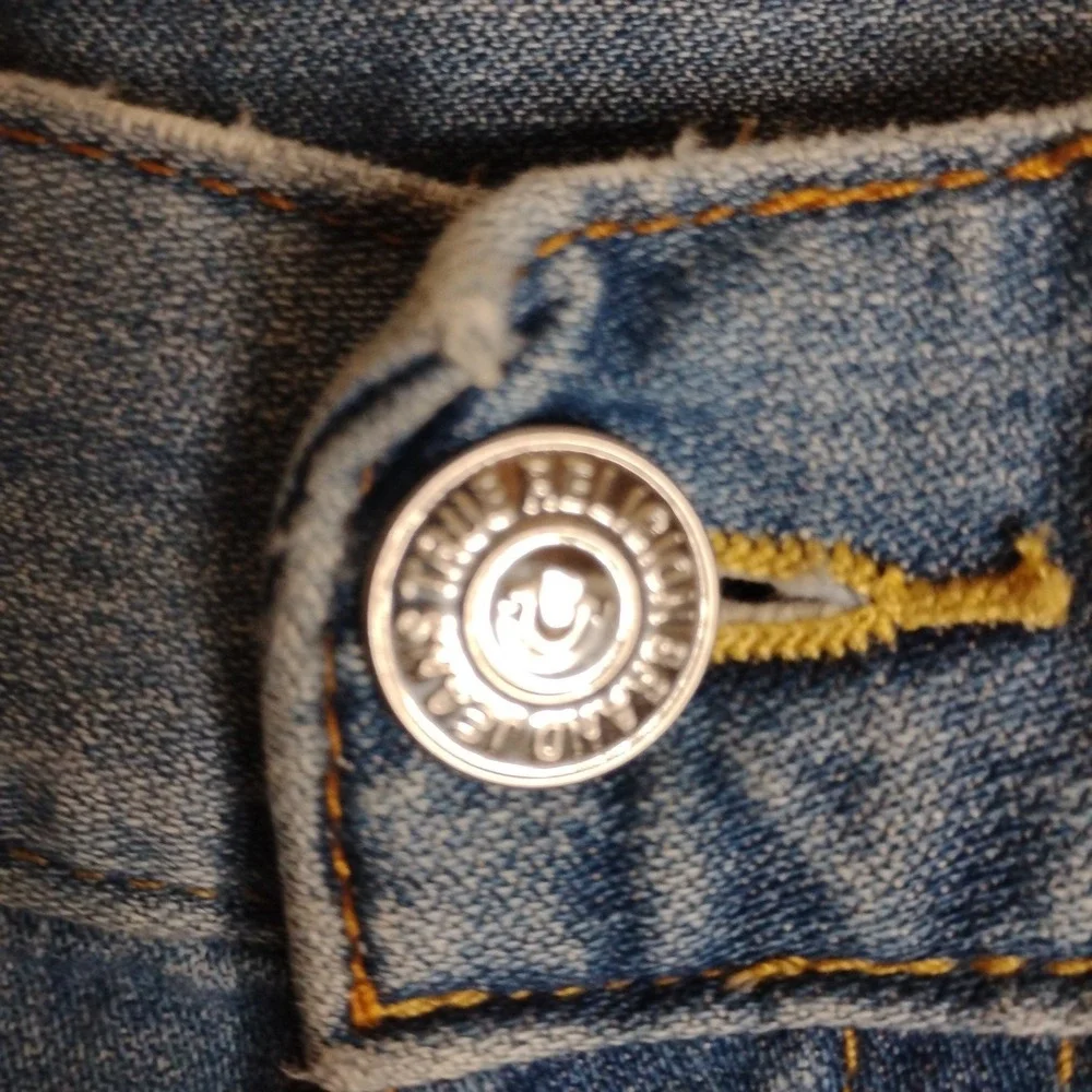 True Religion Size 31 ×32 Slim Fit , Well Worn, Rip In 1 Leg,Vintage , Jeans